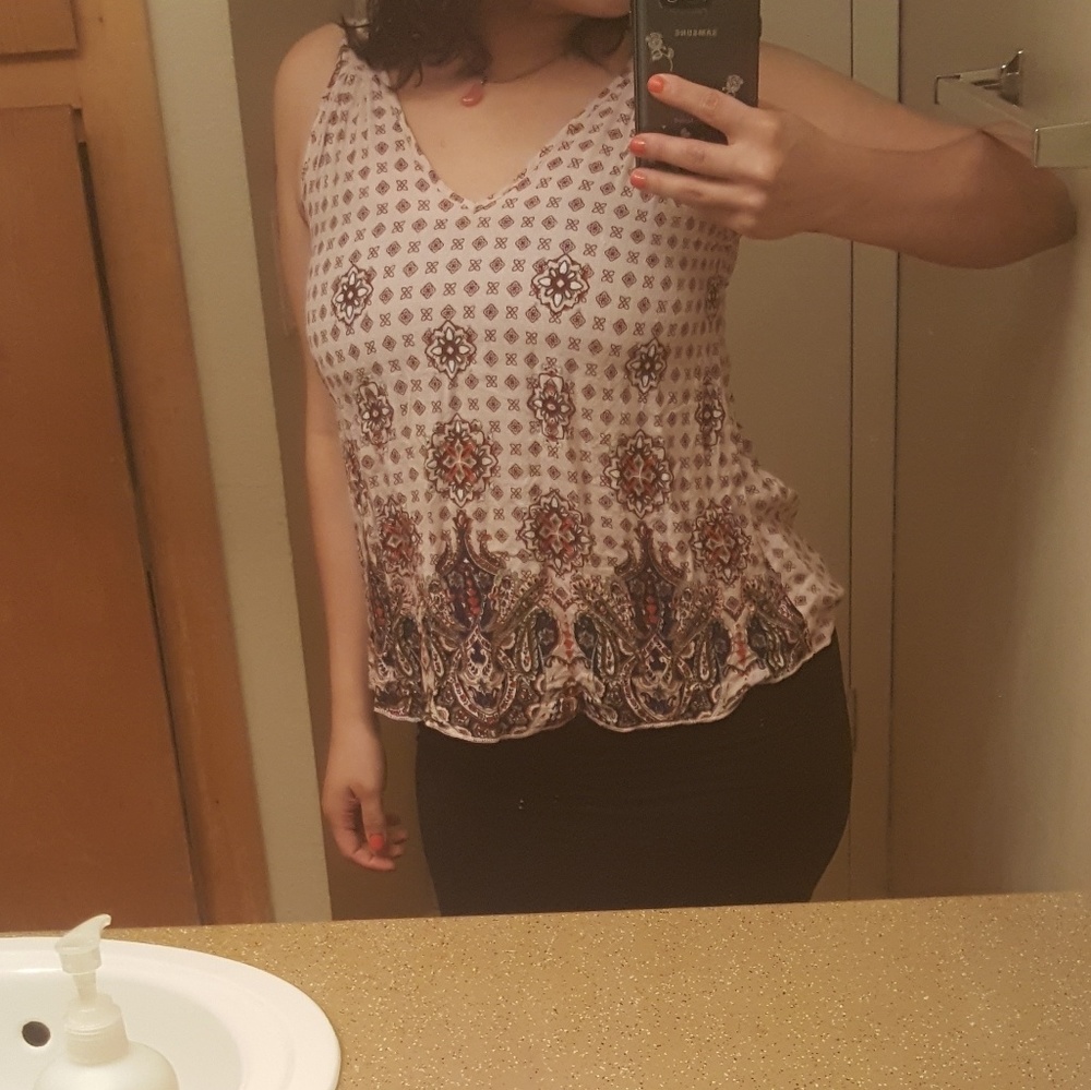 Patterned Top - Picture 2 of 4